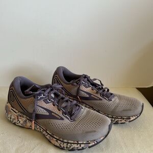 Brooks Ghost 14 running shoes